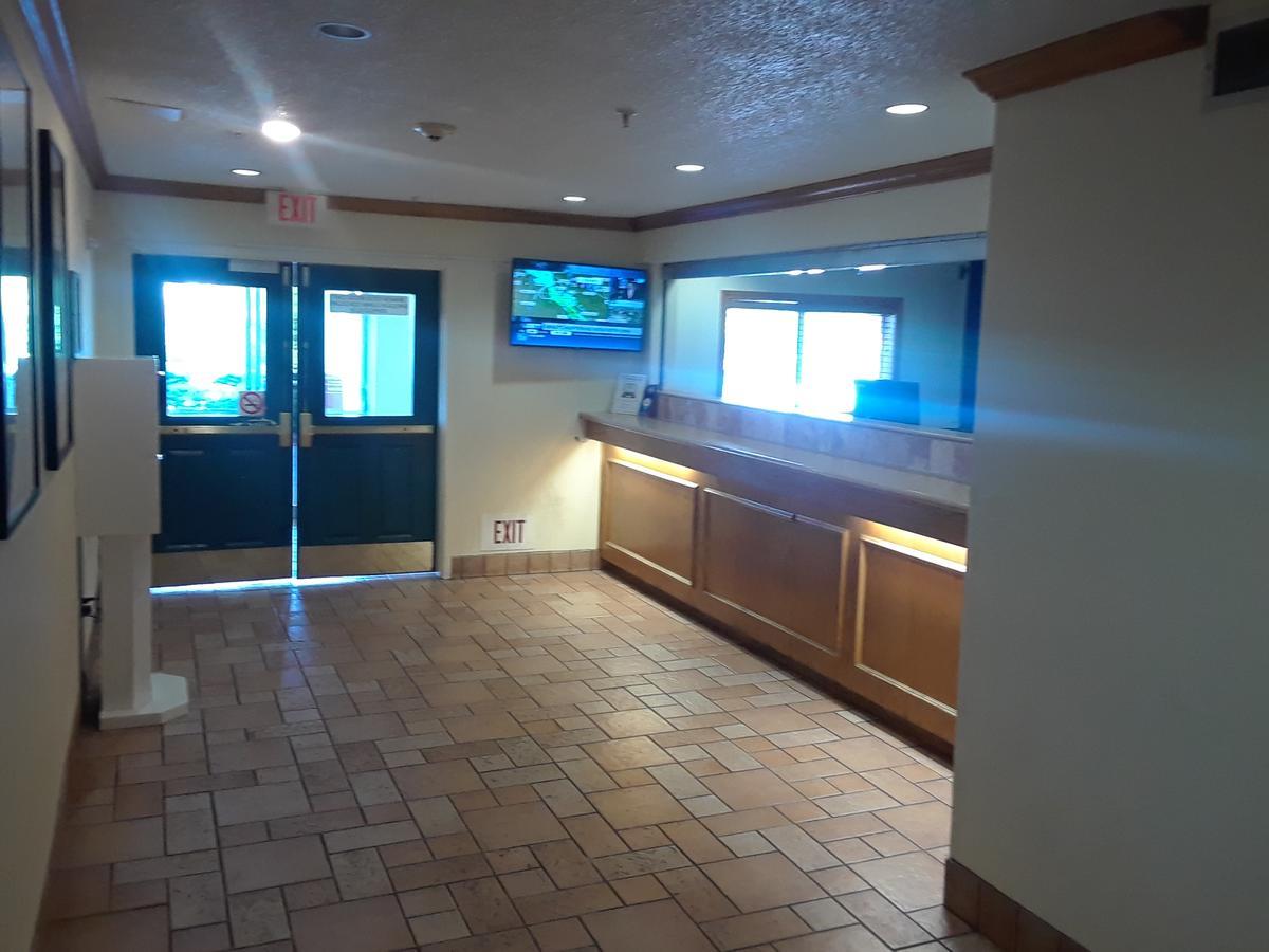 Intown Suites Houston Intercontinental エクステリア 写真