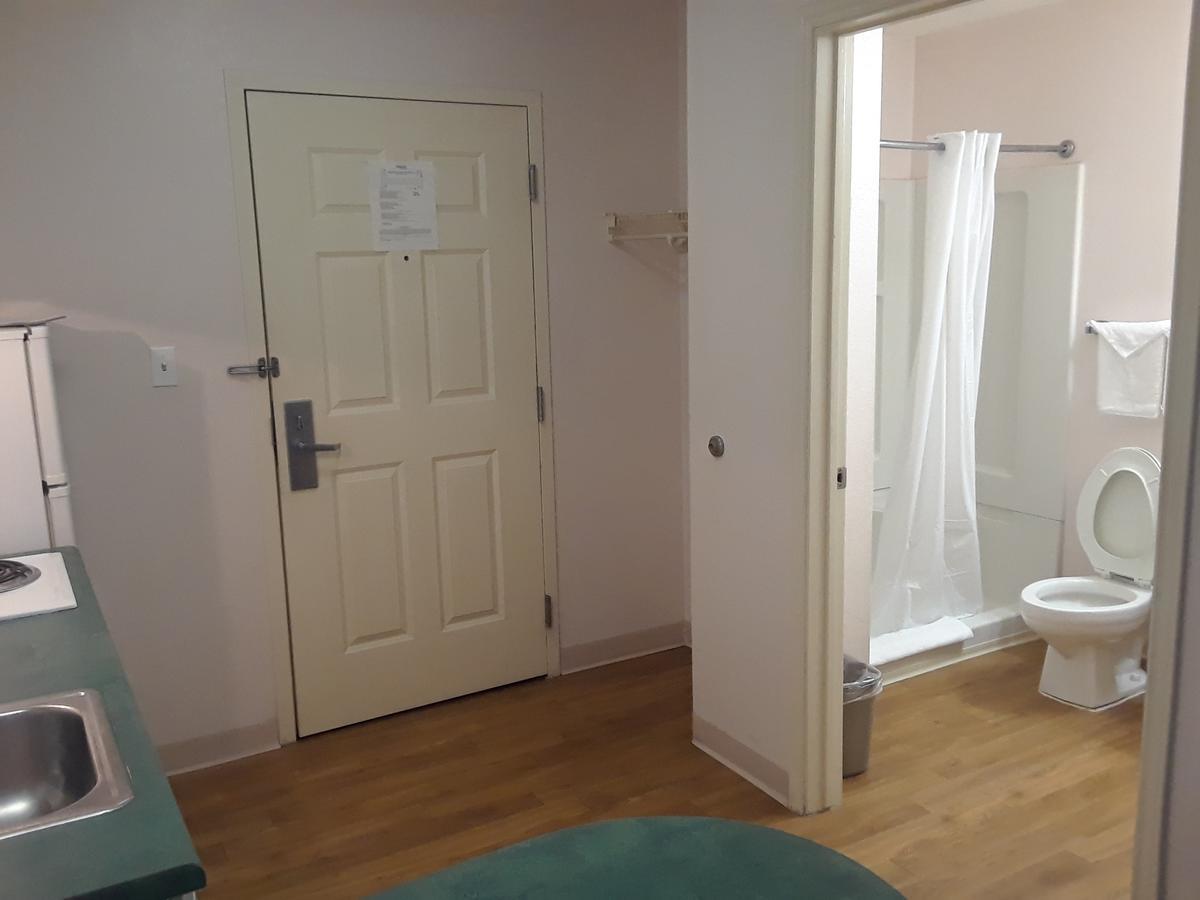 Intown Suites Houston Intercontinental エクステリア 写真